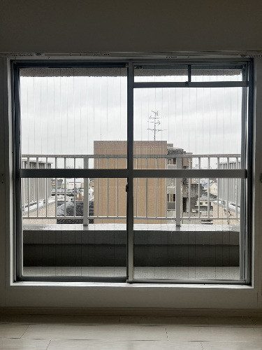 作州トーヨー住器の西日が暑すぎるので何か対策したい！の施工前の写真1