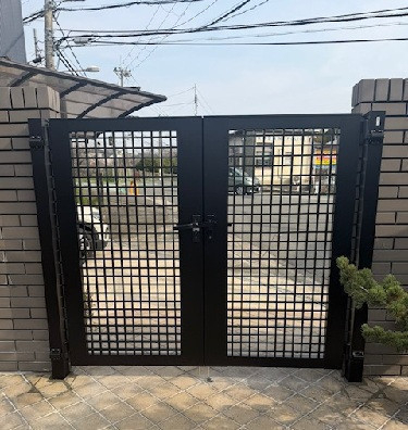 作州トーヨー住器の３０年前の門扉を新しくしたい！の施工後の写真1