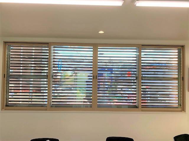窓エコSENSHO 茨木店の弊社事務所　インプラス工事の施工後の写真2