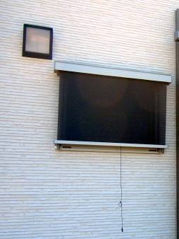 海老名トーヨー住器の窓の日差し対策にスタイルシェードの施工後の写真1