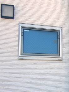 海老名トーヨー住器の窓の日差し対策にスタイルシェードの施工前の写真1