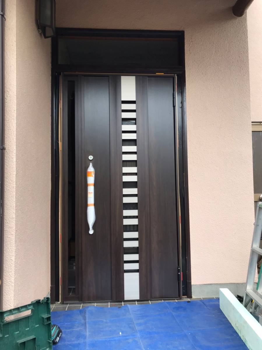 海老名トーヨー住器の築36年の我が家　玄関が見違えるほどきれいになったヽ(^o^)丿の施工後の写真2