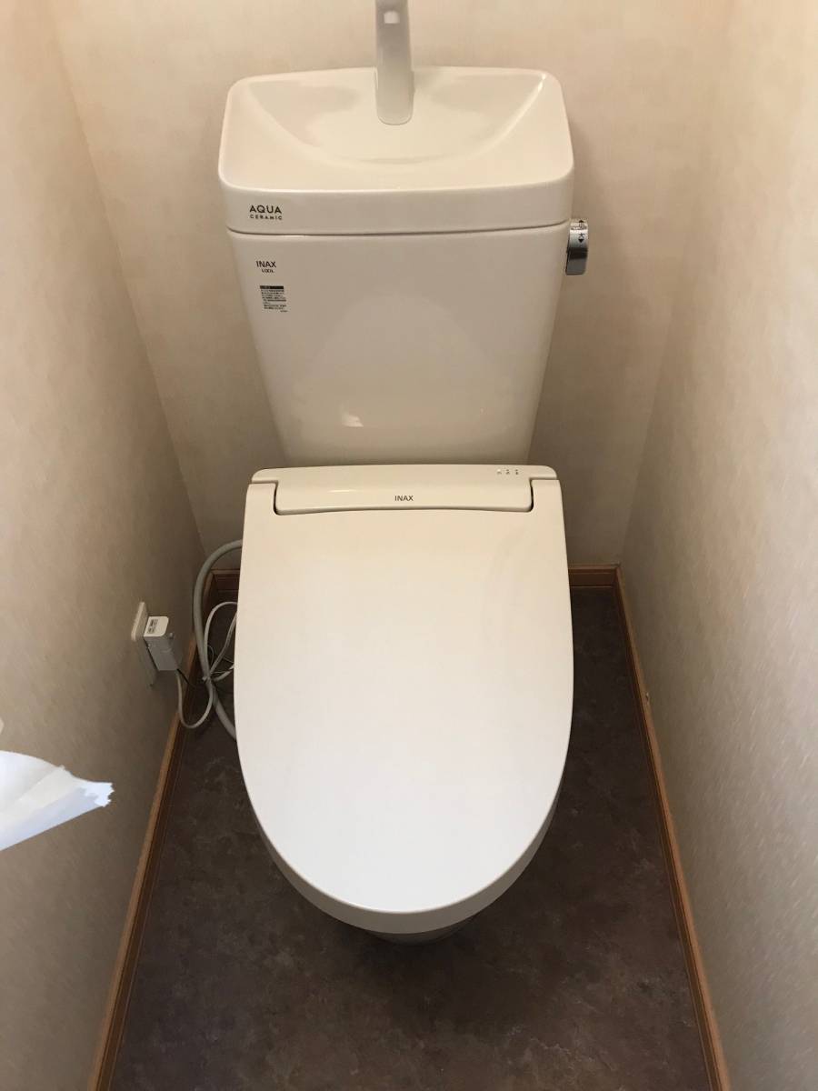 海老名トーヨー住器のウォシュレット破損のタイミングでトイレ交換　施工例「1日で1階と2階のトイレリフォーム完成！」の施工後の写真3