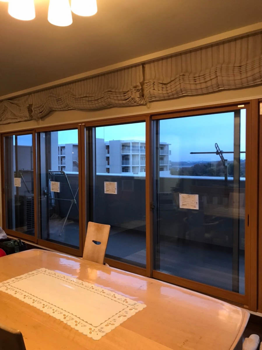 海老名トーヨー住器のマンションの大きな窓に内窓インプラス施工　断熱性能さらにアップ！！の施工後の写真1