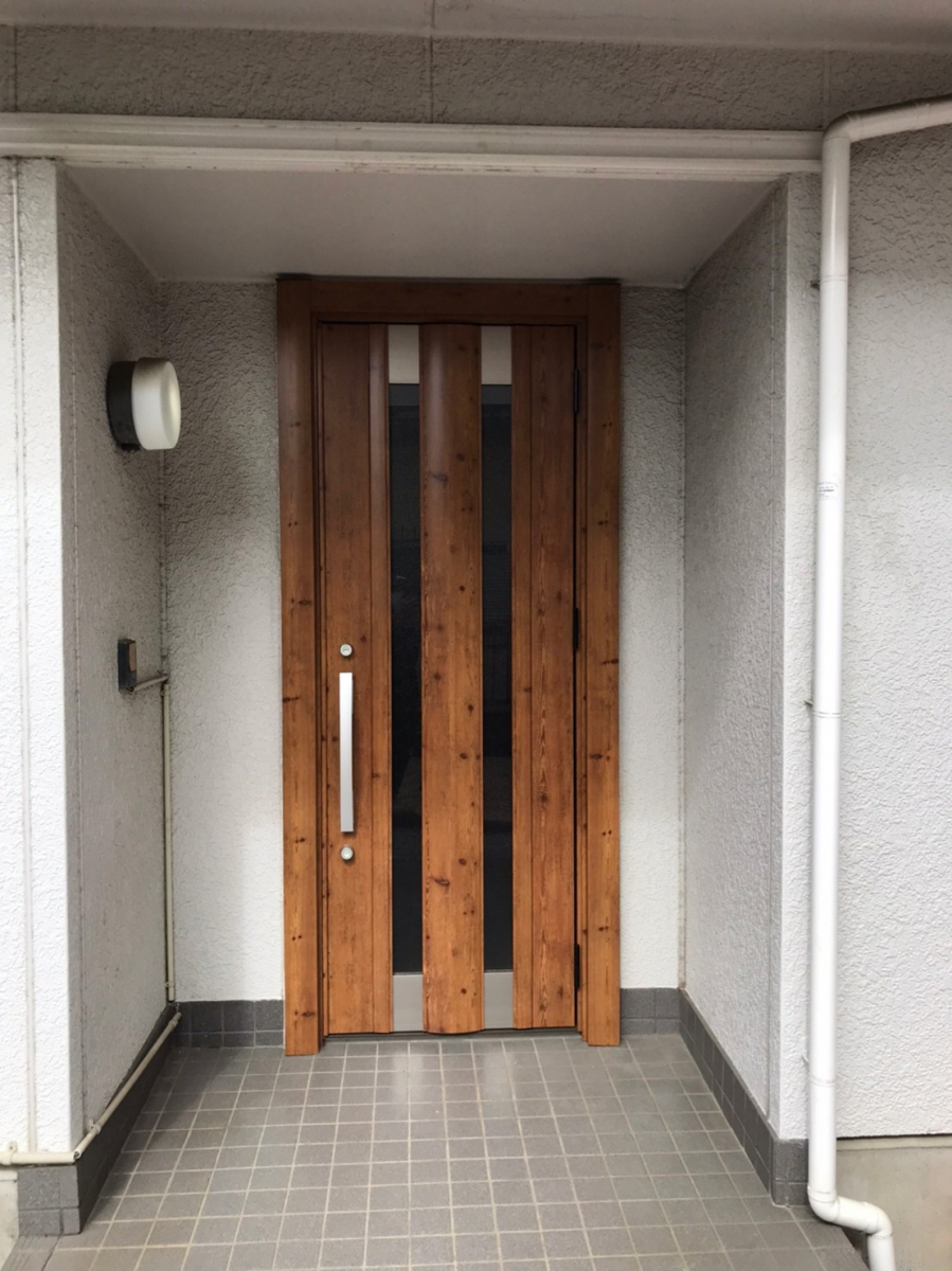 海老名トーヨー住器の綾瀬市　玄関が新しくなると、嬉しい！！　リシェント施工例の施工後の写真1