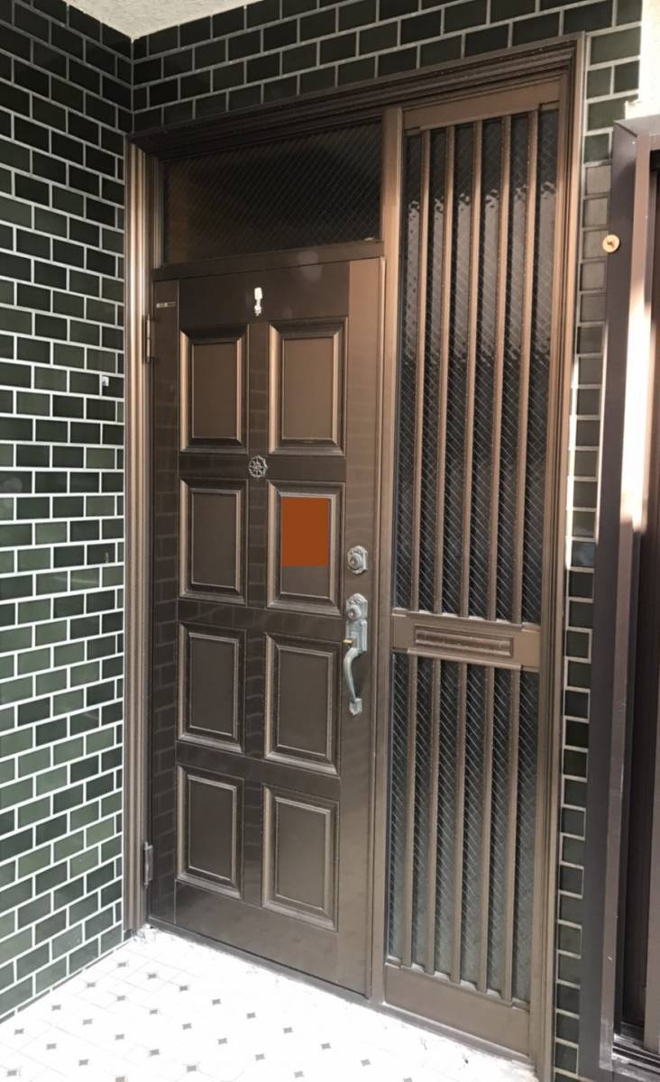 海老名トーヨー住器の玄関リフォーム、お似合いのデザインをお探しします。の施工前の写真1