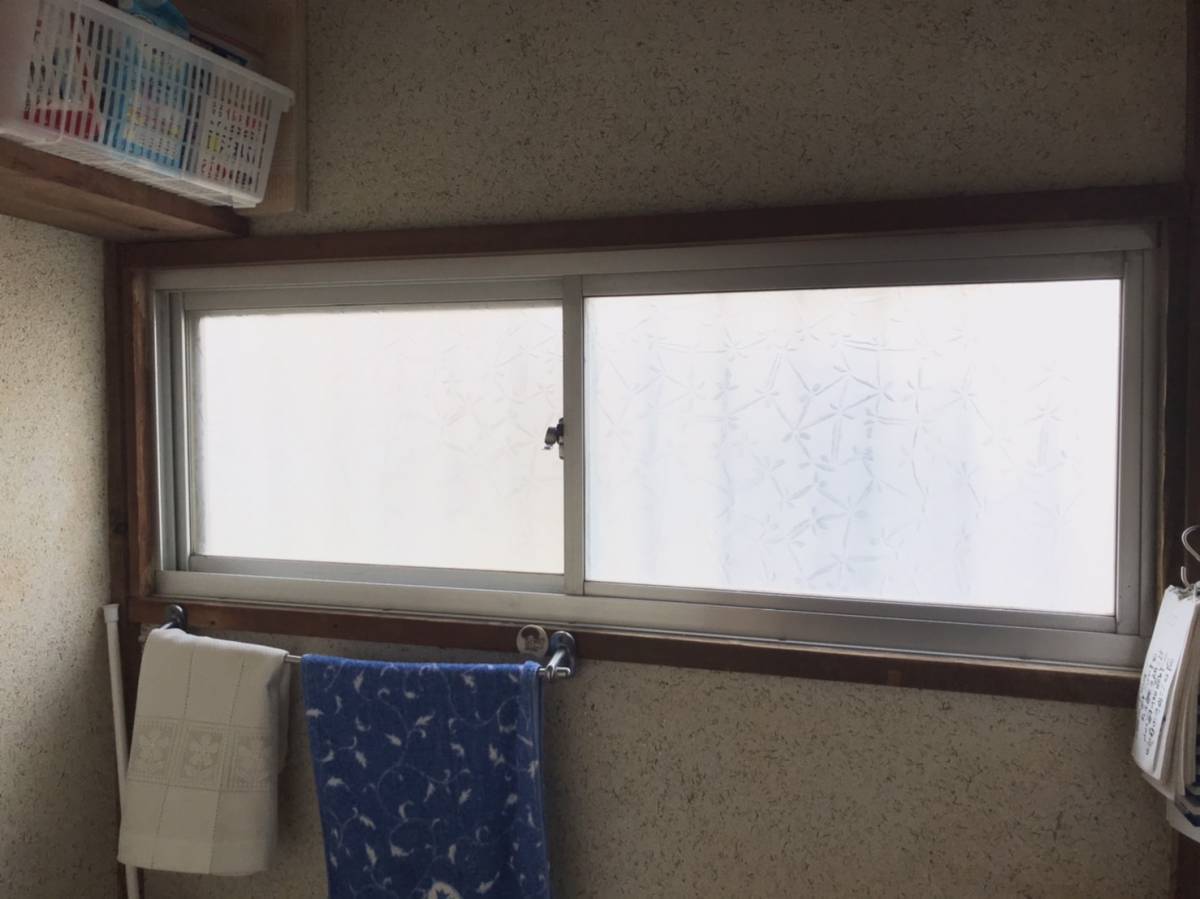 海老名トーヨー住器の窓の防犯対策と断熱の施工前の写真1