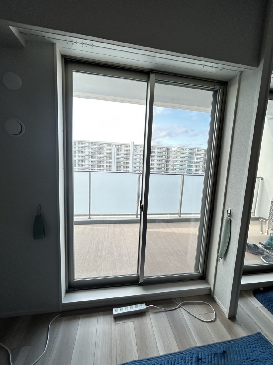 海老名トーヨー住器の海老名市 高層マンション 超大型補助金を利用し内窓取付の施工前の写真2