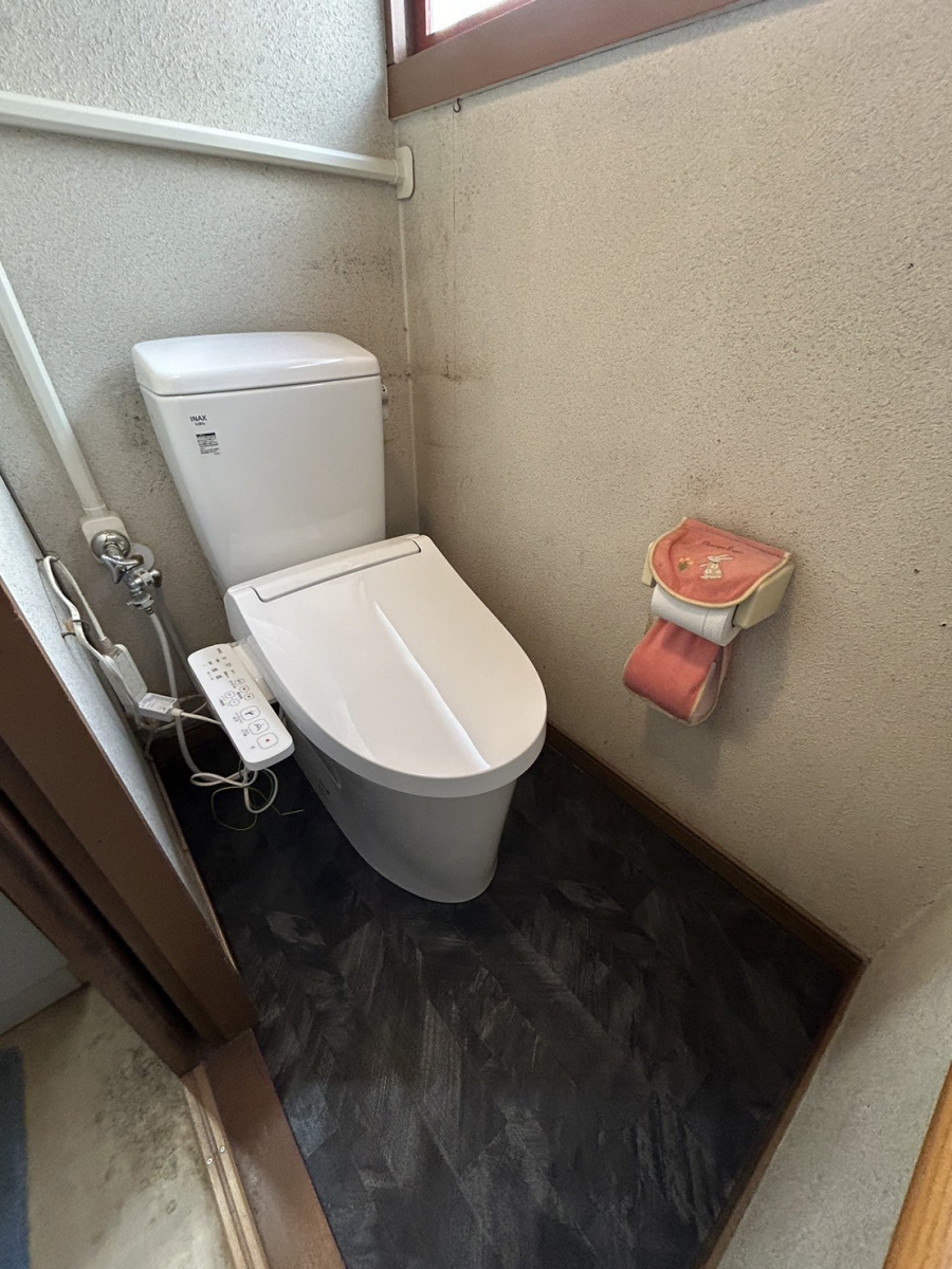 海老名トーヨー住器の海老名市　INAXアメージュリトイレ　リフォームの施工後の写真1