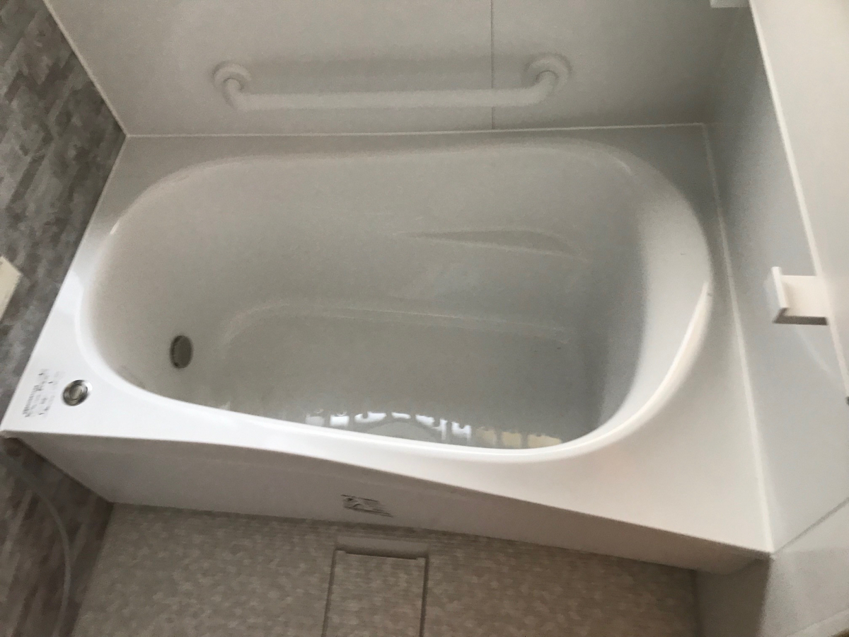 海老名トーヨー住器の海老名市 毎日快適なお風呂タイム(^^♪ 在来タイル張り浴槽→ユニットバスへリフォームの施工後の写真1