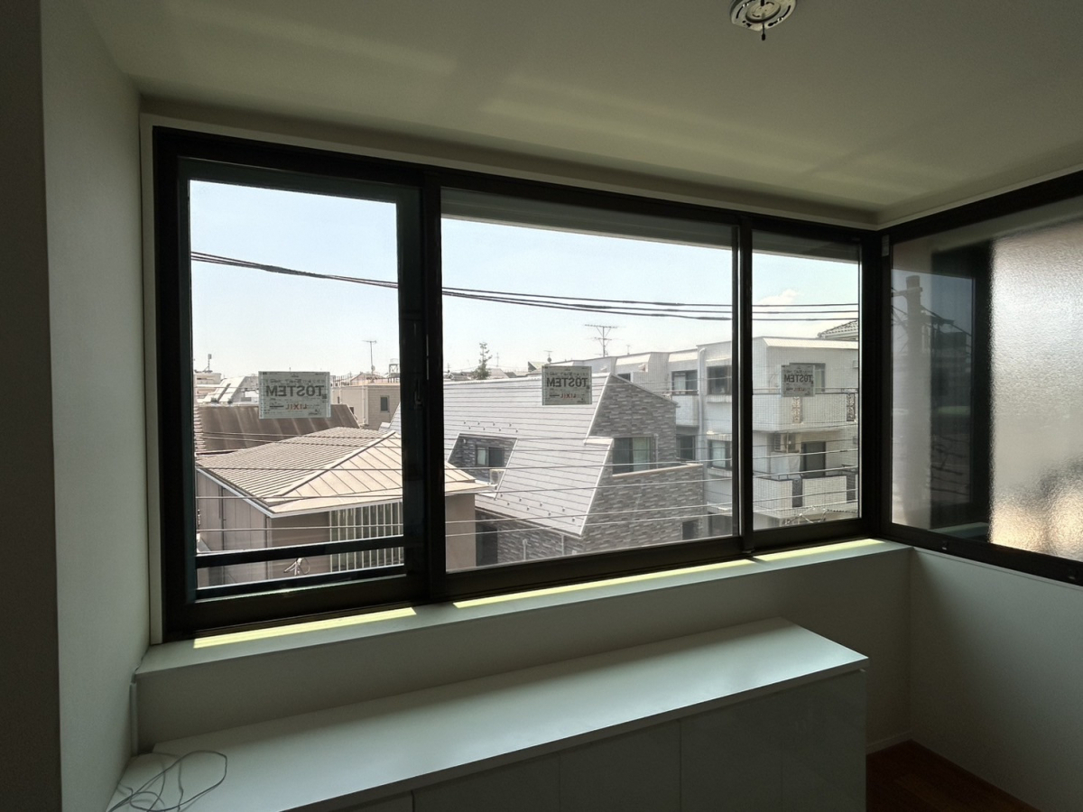 海老名トーヨー住器の東京都 マンション 内窓インプラス施工例の施工後の写真1