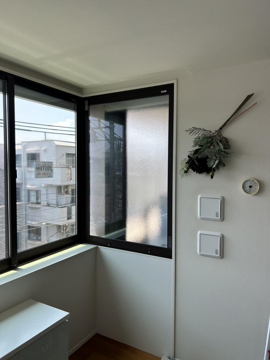 海老名トーヨー住器の東京都 マンション 内窓インプラス施工例の施工後の写真2