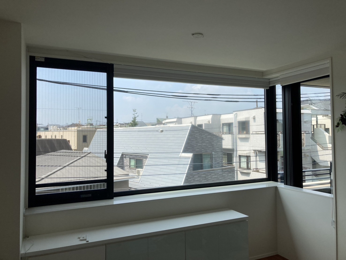 海老名トーヨー住器の東京都 マンション 内窓インプラス施工例の施工前の写真1