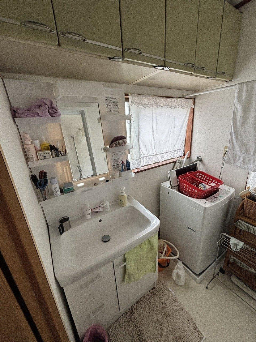 海老名トーヨー住器の海老名市 水廻り3点セットリフォーム 洗面所施工例の施工後の写真1