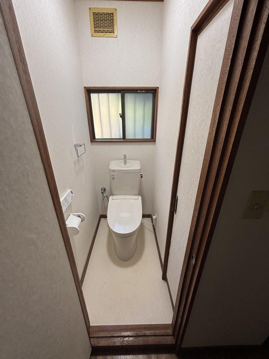 海老名トーヨー住器の海老名市　水廻り3点リフォーム　トイレアメージュ施工例の施工後の写真1