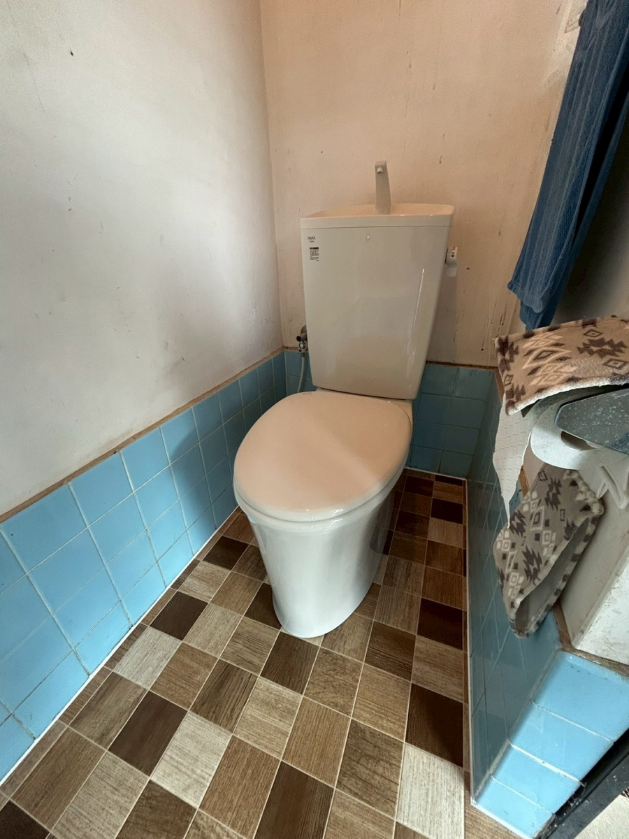 海老名トーヨー住器の海老名市 農家さんの外トイレ故障 交換施工例の施工後の写真1