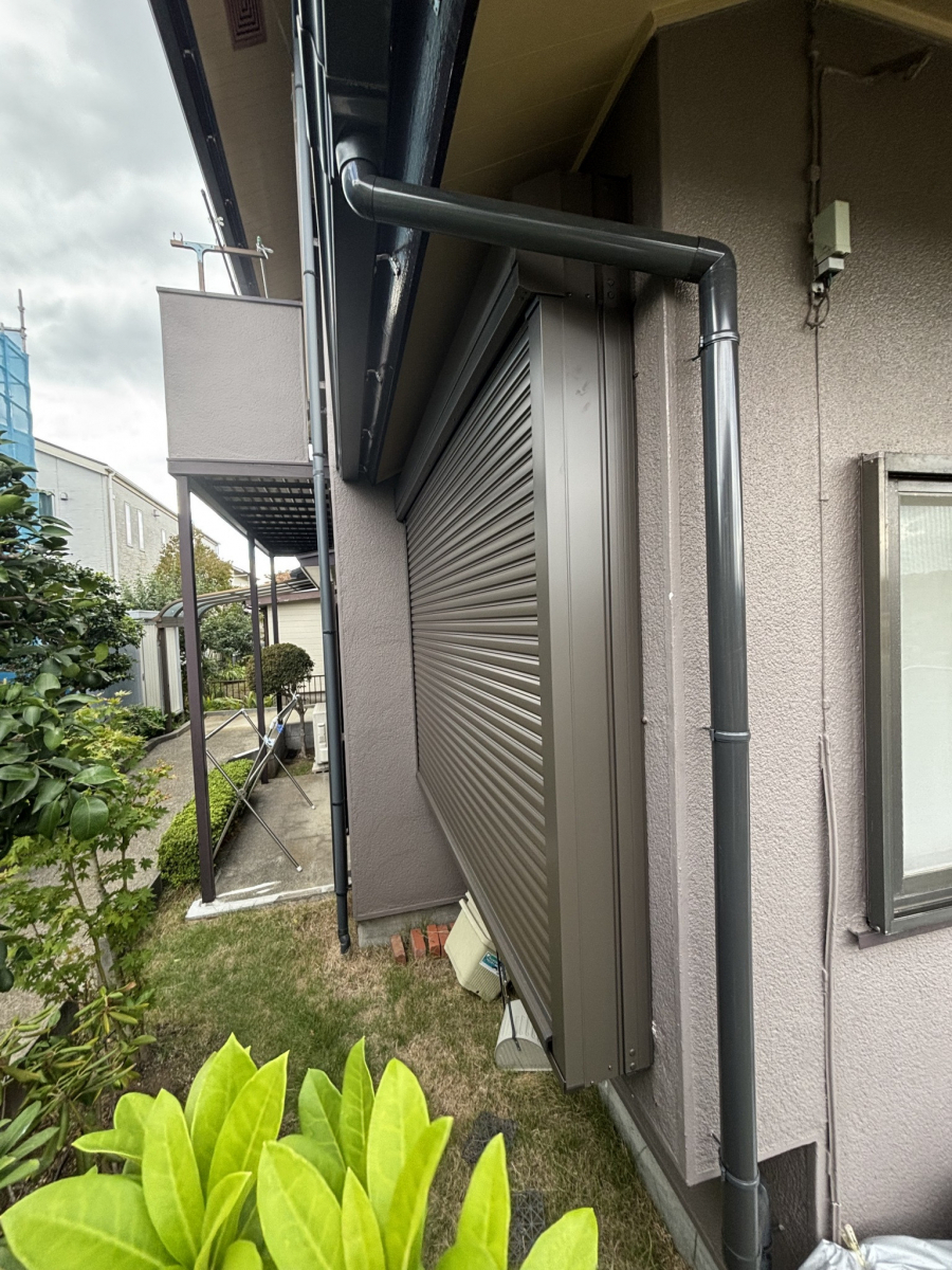 海老名トーヨー住器の海老名市 横引きシャッターアルスライダー修理→後付けリフォームシャッター取付け 施工例の施工後の写真2