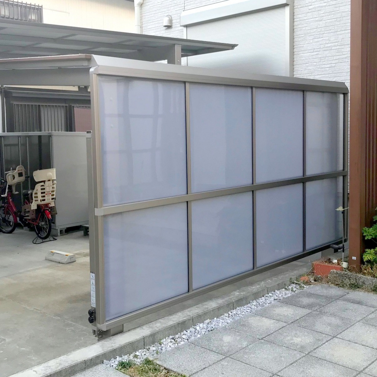 海老名トーヨー住器の海老名市　家族みんなが喜んだ！「サイクルポート施工完成」の施工後の写真2