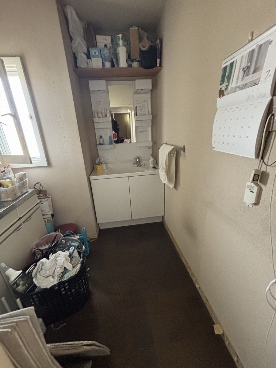 海老名トーヨー住器の海老名市　洗面化粧台リフォーム施工例「2025年先進窓リノベ+子育てグリーン補助金を利用しました。」の施工後の写真1