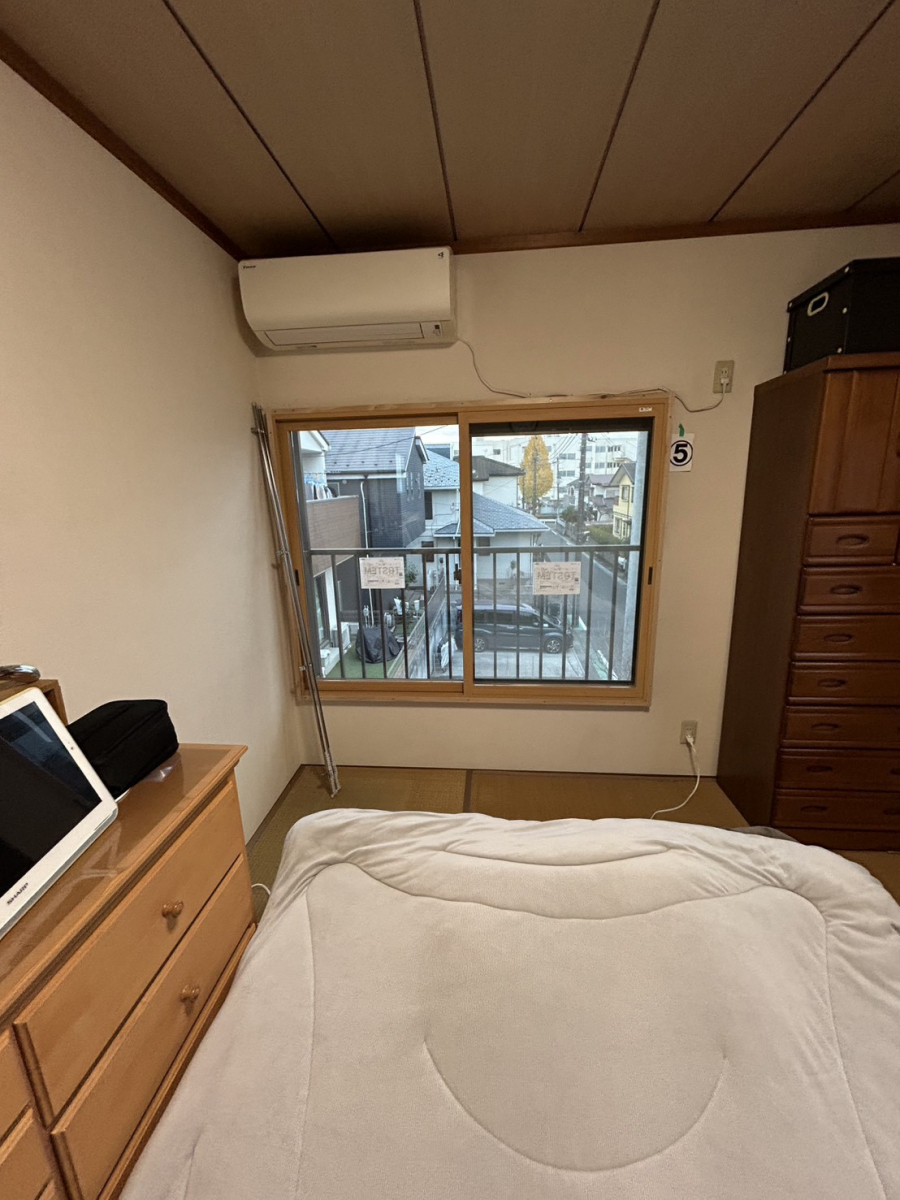 海老名トーヨー住器の海老名市　内窓インプラス施工例「部屋の温度環境の変化により睡眠の質があがった」の施工後の写真3