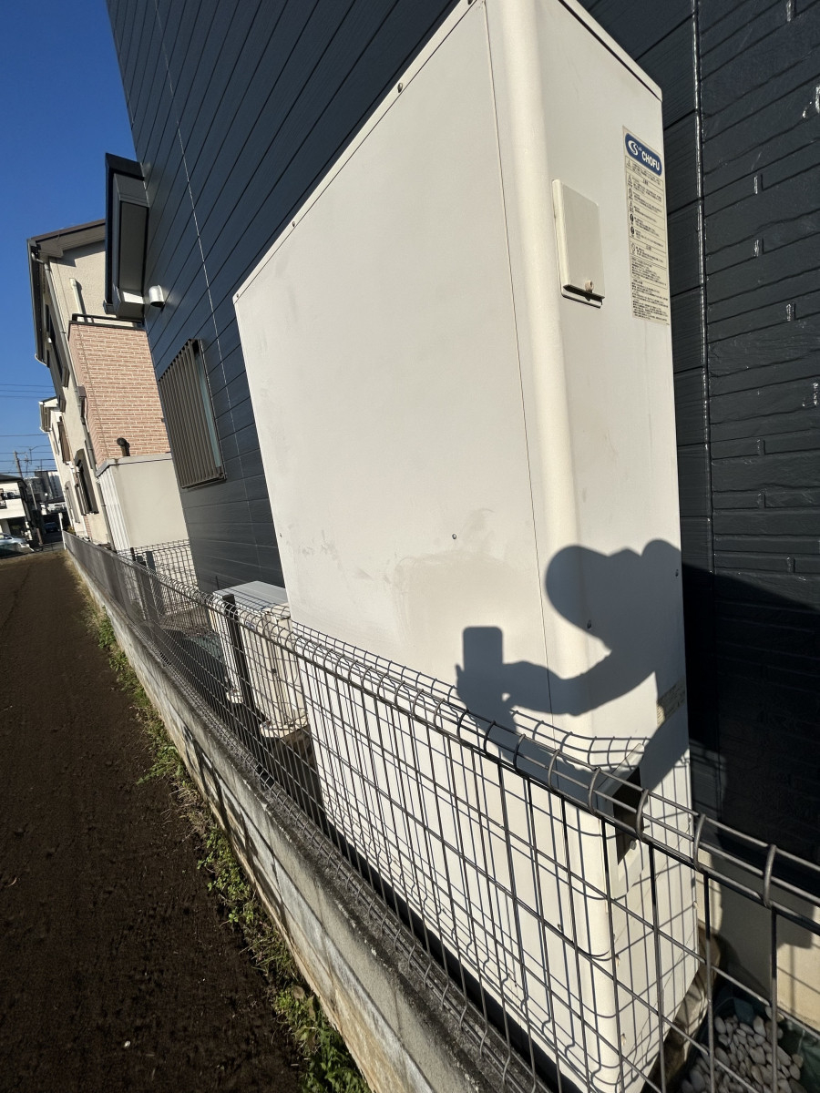 海老名トーヨー住器の突然壊れたエコキュート　海老名市施工例の施工前の写真1