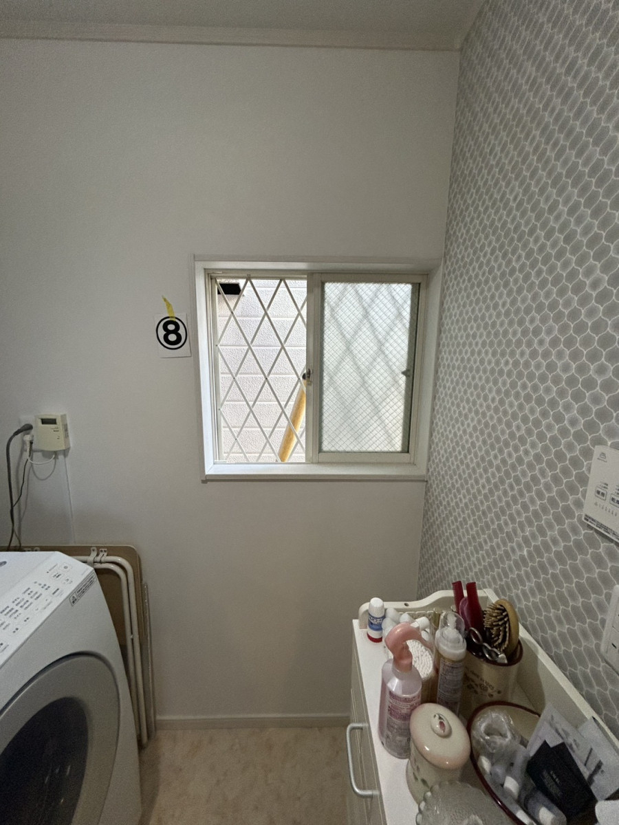 海老名トーヨー住器の2つの補助金活用で冬寒く夏暑い家にバイバイ！　内窓施工例の施工前の写真2