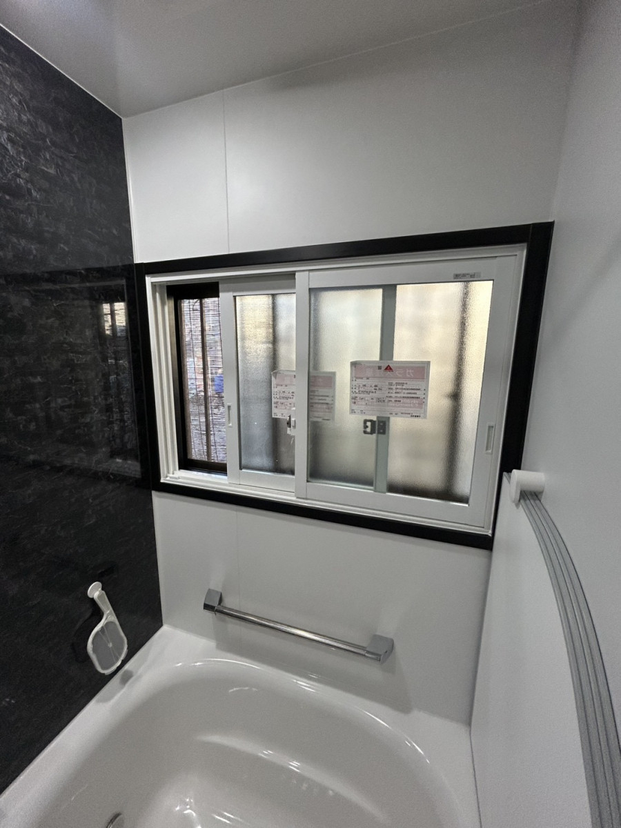 海老名トーヨー住器の危険なヒートショックを起こさないように設置「三協内窓プラメイク」施工例の施工後の写真1