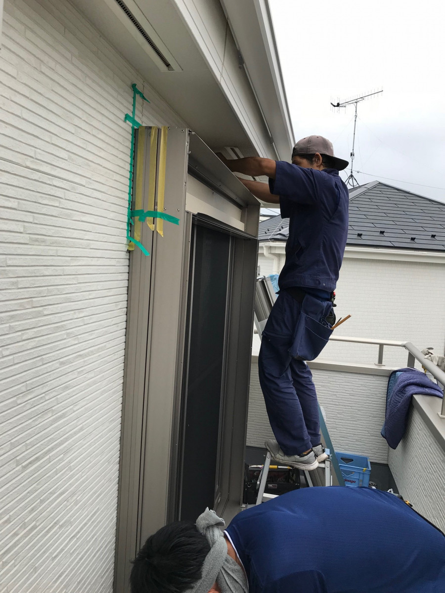 海老名トーヨー住器の新築時設置がなかった2階居室窓　防犯対策にシャッターはあった方が良いの施工後の写真2