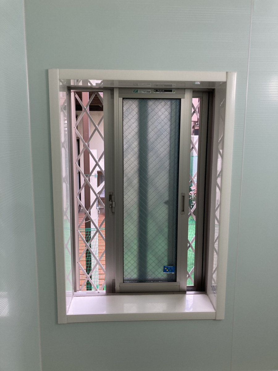 海老名トーヨー住器の断熱だけじゃない！“静けさ”に感動した内窓施工　相模原市施工例の施工前の写真2