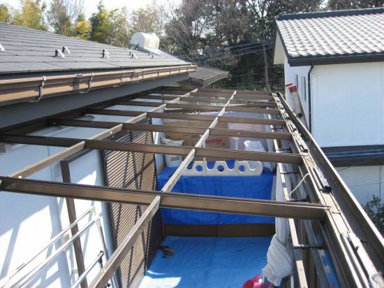 海老名トーヨー住器のテラス屋根交換施工事例写真1