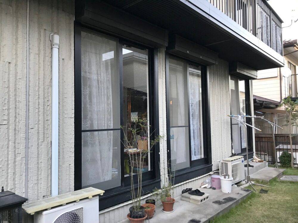 海老名トーヨー住器の手動シャッターの電動化工事『ソムフィキット』の施工前の写真1