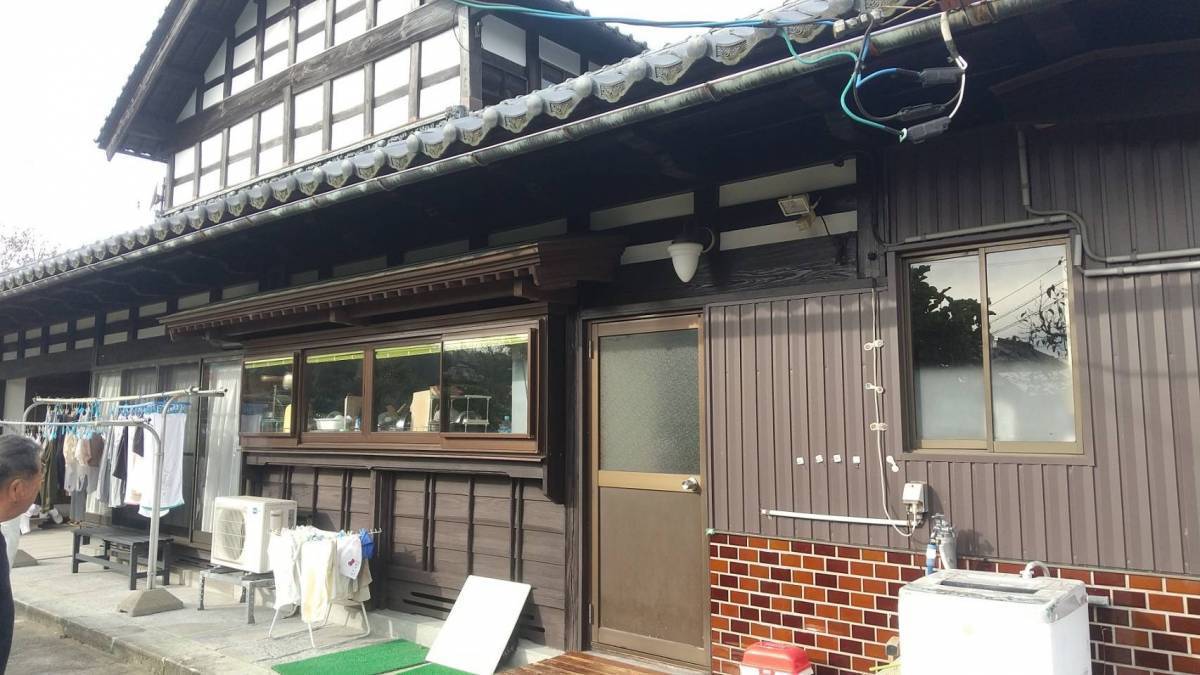 押田屋の風除室施工の施工前の写真1