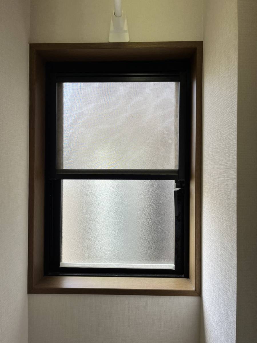 押田屋の縦滑り窓にも内窓が付けれます。の施工前の写真1