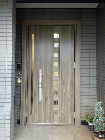 押田屋の玄関ドアの取替をさせていただきました。施工事例写真1