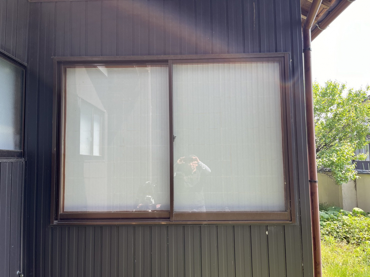 押田屋の後付けでシャッターを取付けさせていただきましたの施工前の写真1