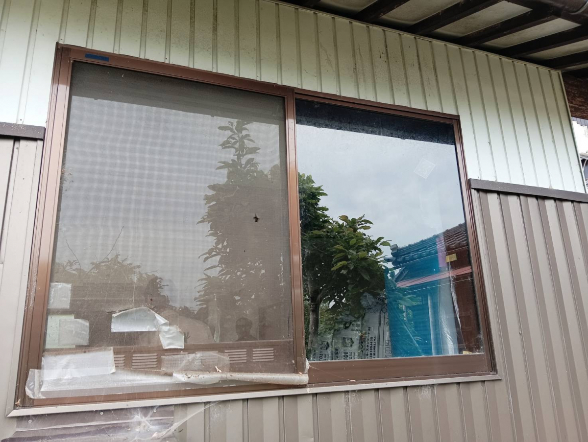 押田屋の【補助金対象】LIXIL「リプラス」で暑さ対策！窓交換で快適＆安全な夏への施工前の写真1