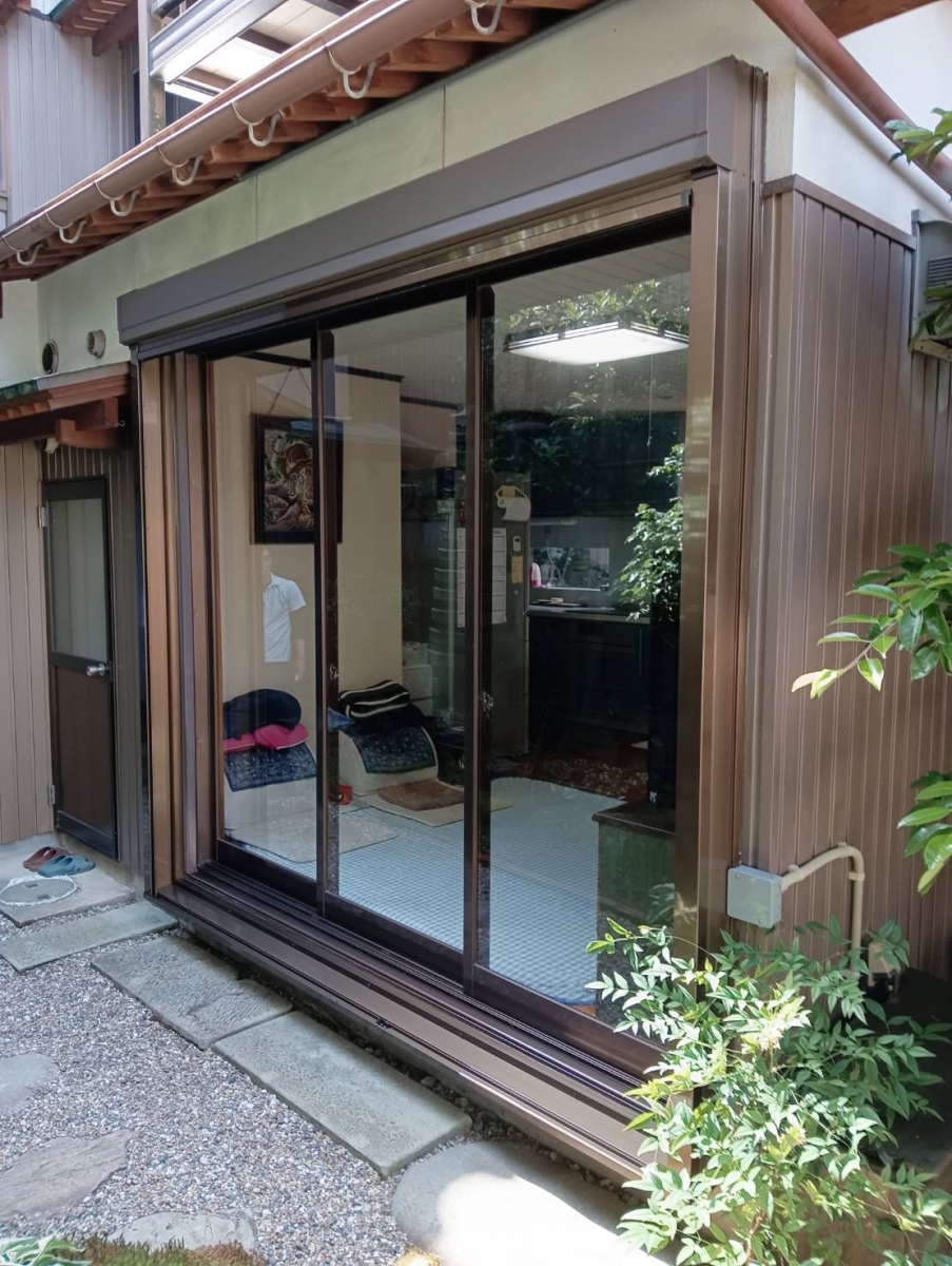 押田屋の後付け電動シャッターで、防犯対策ばっちり! ~台風・防犯対策に、1日でできる安心リフォーム~の施工後の写真1