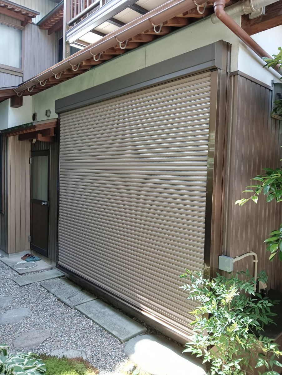押田屋の後付け電動シャッターで、防犯対策ばっちり! ~台風・防犯対策に、1日でできる安心リフォーム~の施工後の写真2