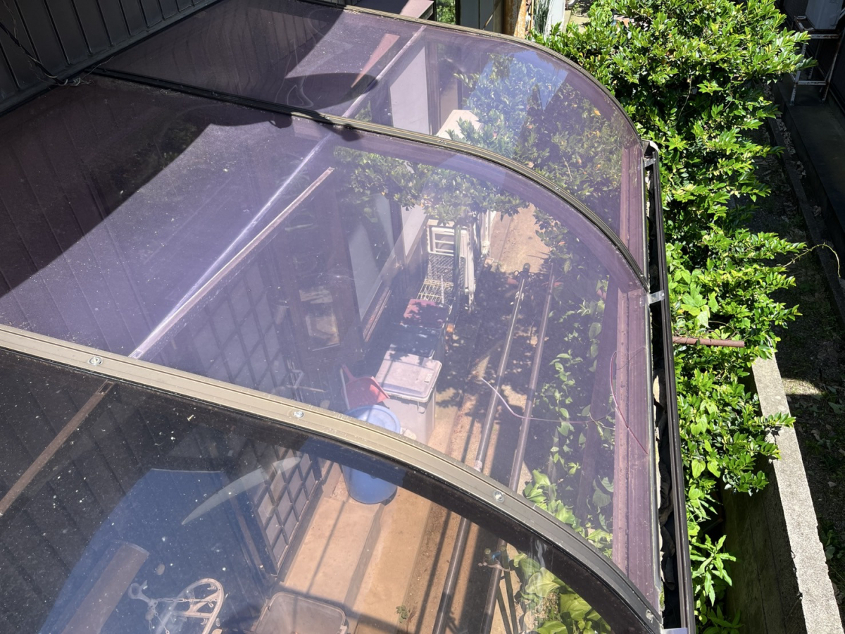 押田屋のテラス屋根を新しく取替させていただきましたの施工前の写真1
