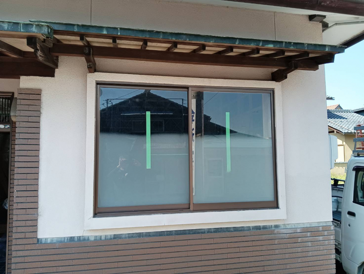 押田屋の今ある窓枠の上から新しい窓を取り付けるだけ!の施工前の写真1