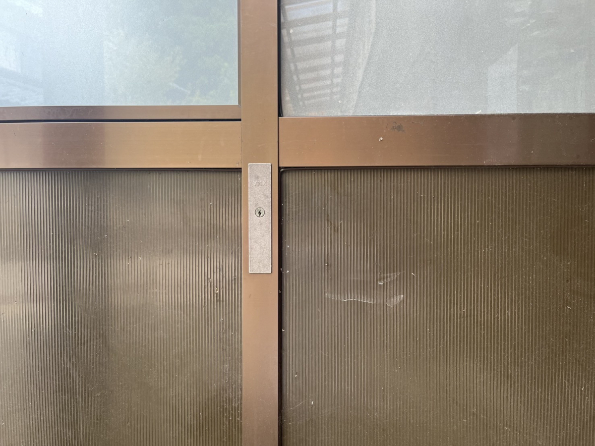 押田屋の引戸の鍵を交換の施工前の写真1