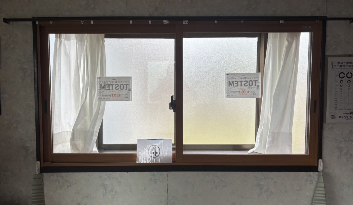 押田屋の出窓に内窓を取付させていただきましたの施工後の写真1