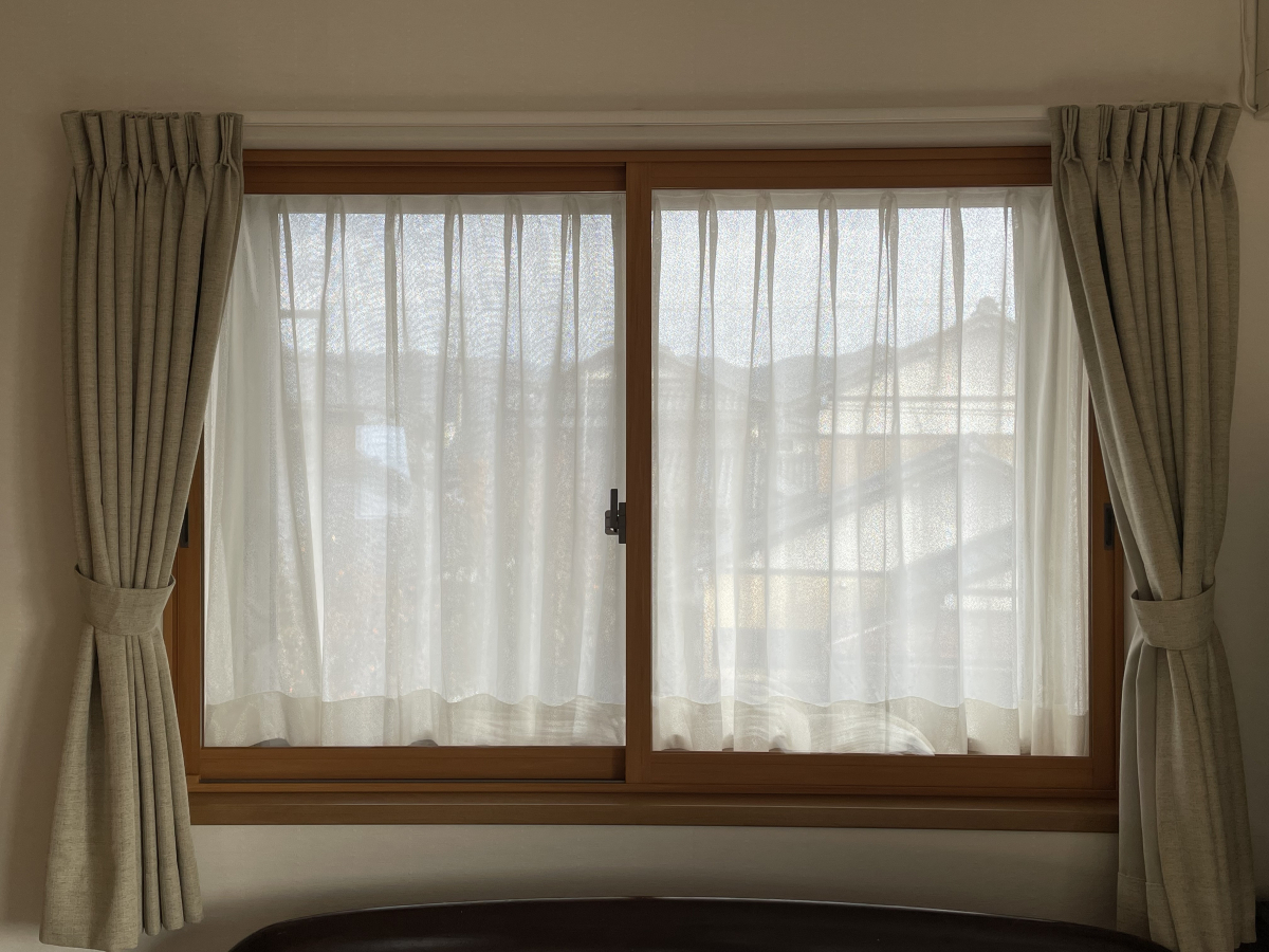 押田屋の出窓にも防犯対策できる内窓を取り付けしましたの施工後の写真2