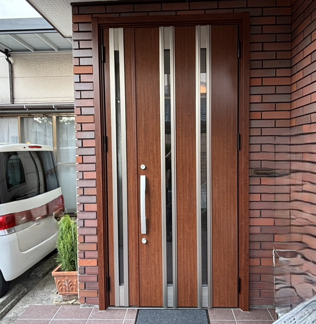 押田屋の断熱性、防犯性の高い最新の玄関ドアへ取替しましたの施工後の写真1