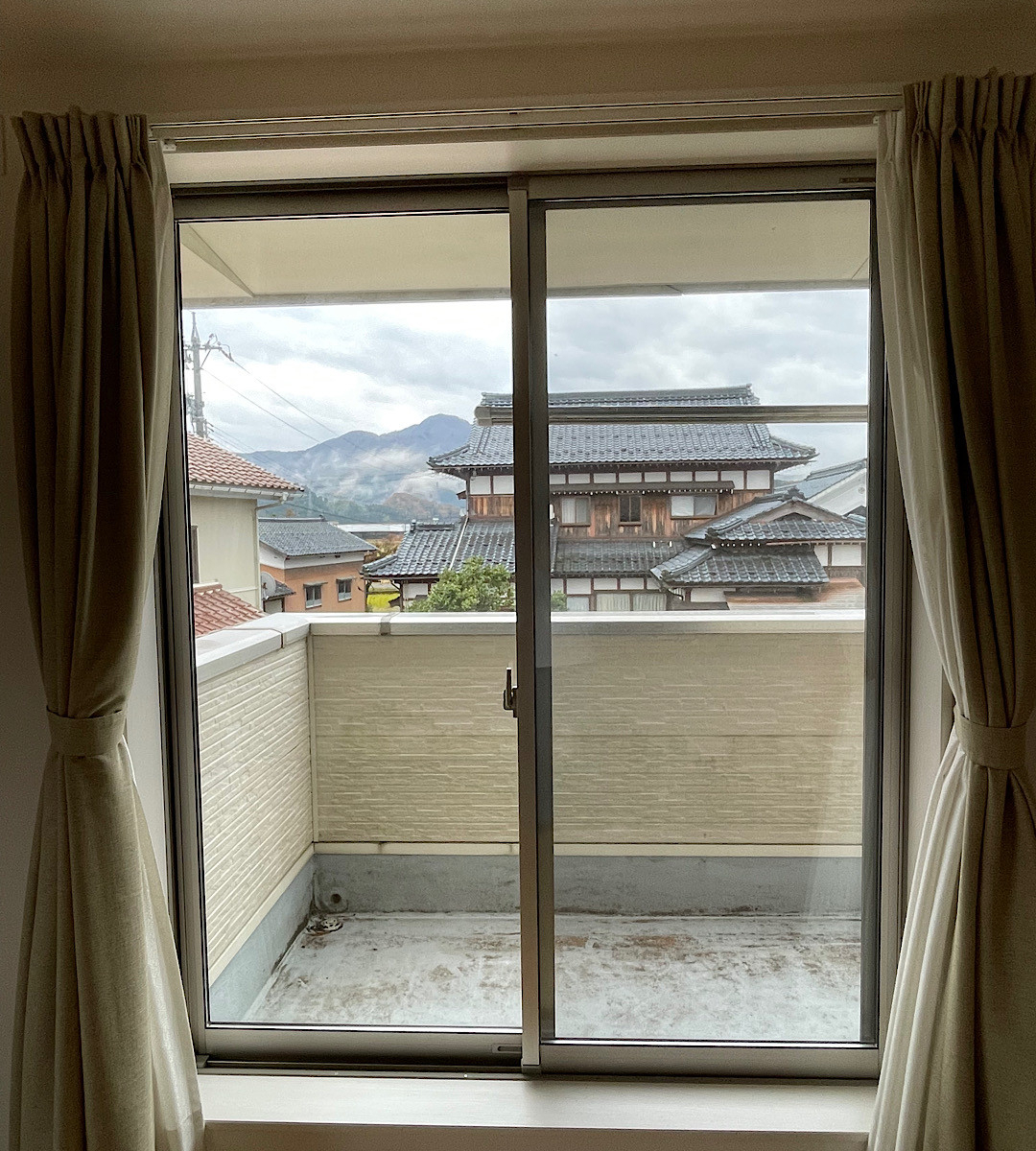 押田屋の冬の寒さ対策に内窓を施工しましたの施工前の写真1