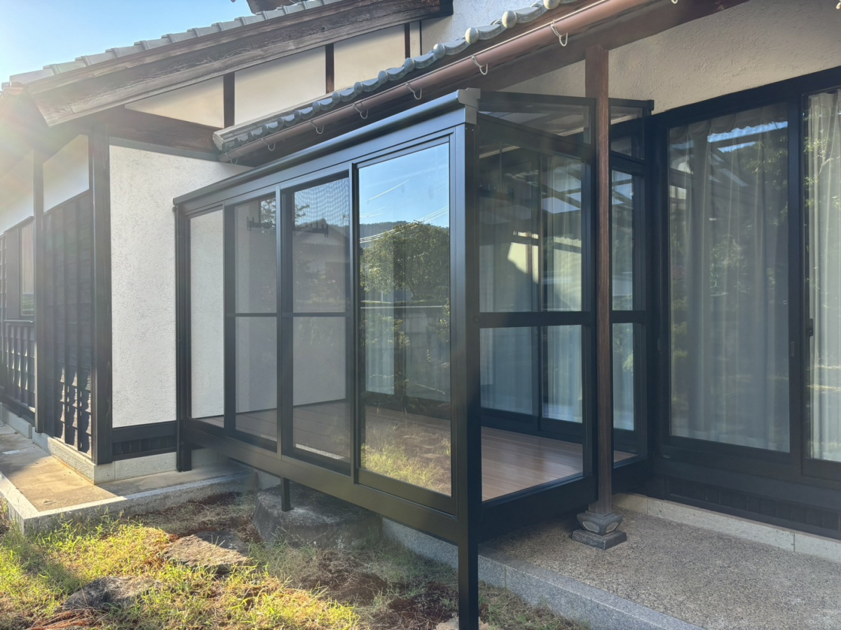 押田屋の雪や天気を気にしない暮らしへ サンルームを増築しました！の施工後の写真1