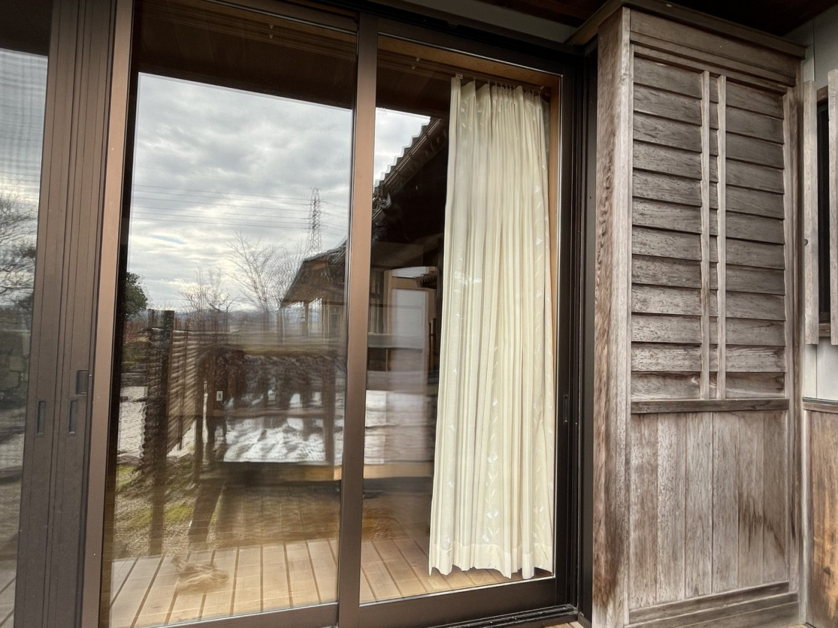 押田屋の内部結露解消の為、ペア硝子を入れ替えしましたの施工後の写真1