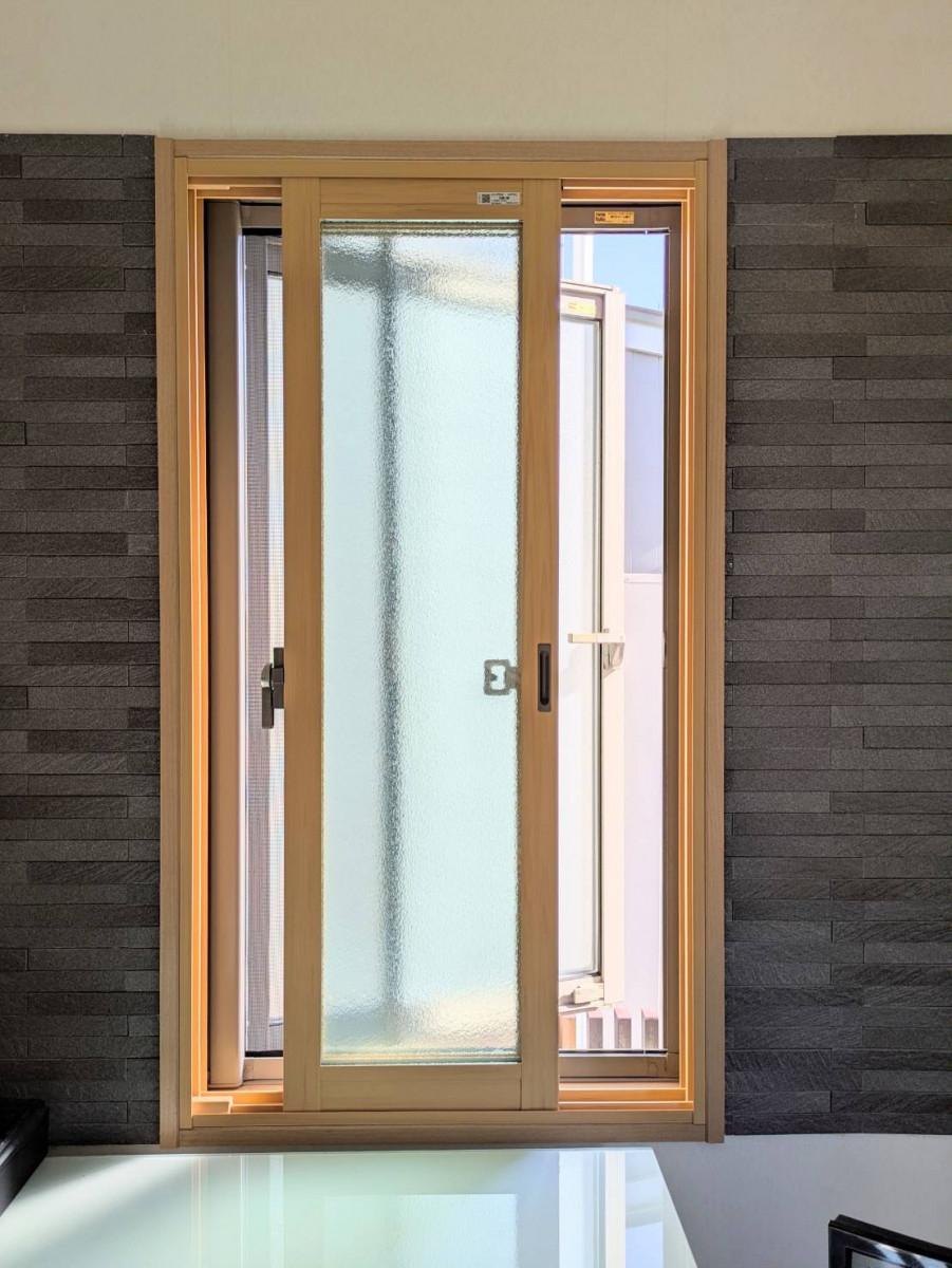 押田屋の既存の開き窓に内窓（引違い窓）を取り付けました。の施工後の写真1