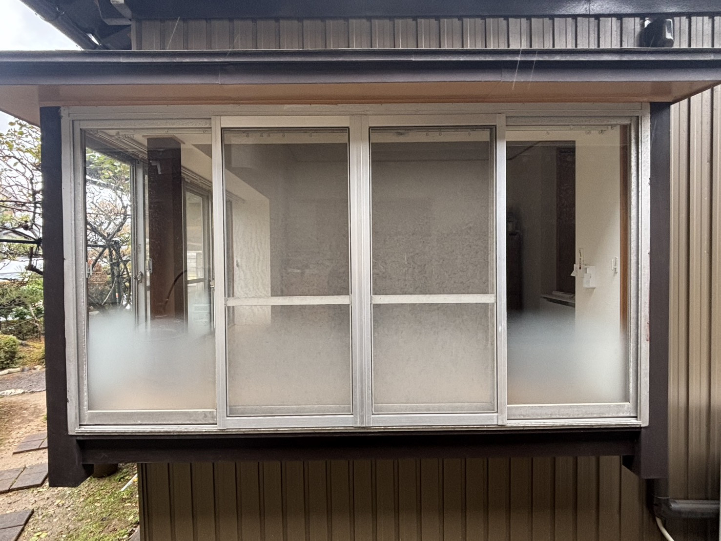 押田屋のLIXIL リプラスで窓取替｜断熱性向上！！の施工前の写真2