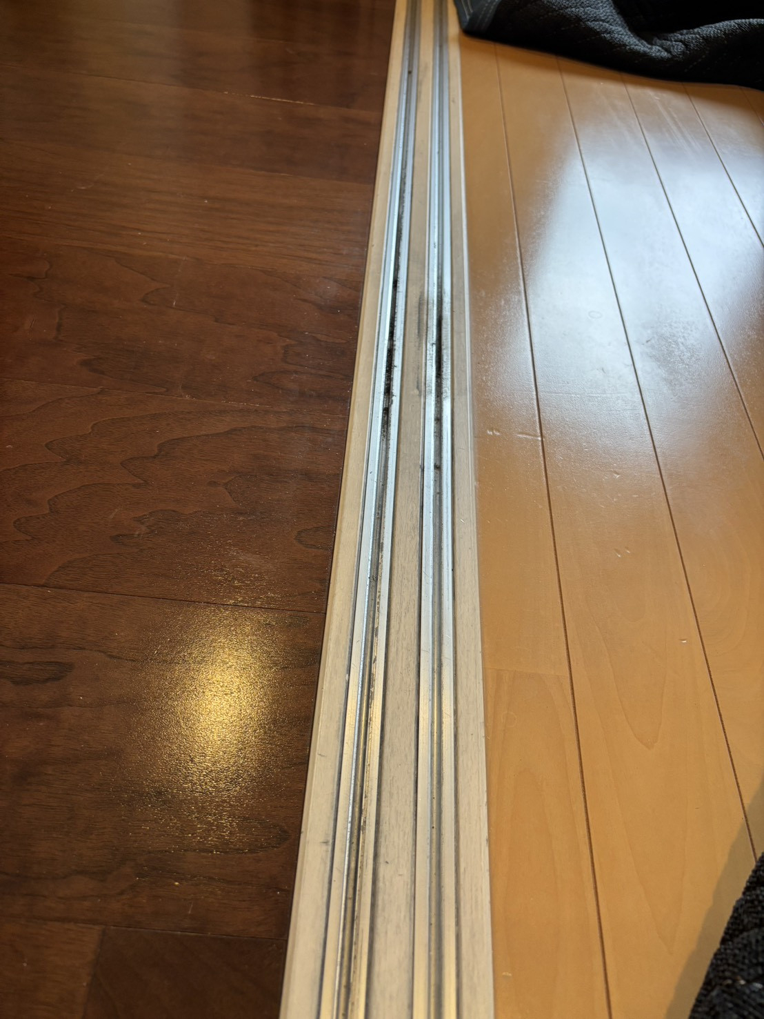 押田屋の室内建具　引戸の修繕をさせていただきましたの施工前の写真1